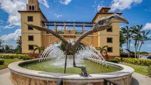 Distrito comercial y calles de Hialeah