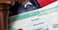 USCIS extiende validez de green card a solicitantes de ciudadanía