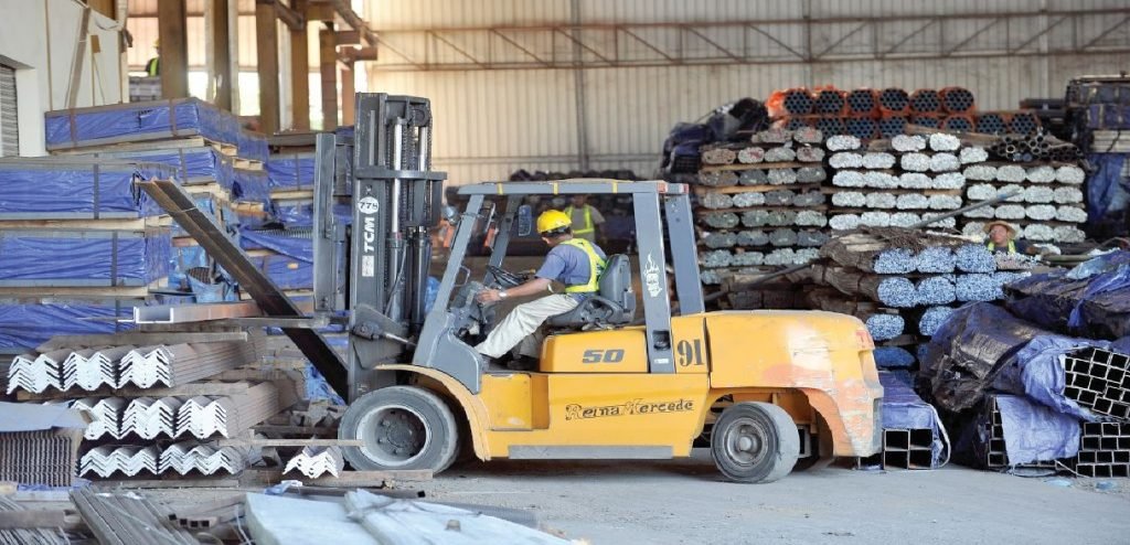 Fábrica de PRODUCTOS de construcción busca a OBREROS nocturnos en Miami