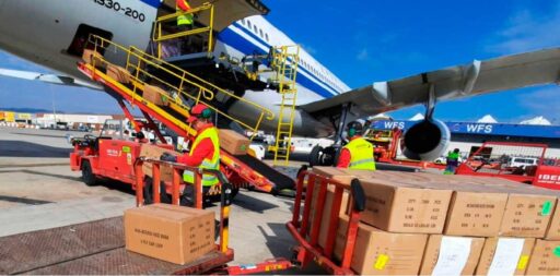 Forward Air solicita personal para carga de paquetes en el Aeropuerto de Miami